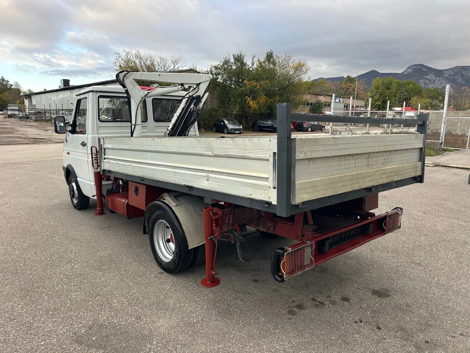 Iveco 35-8 2.5TD Самосвал с кран Италия - изображение 5