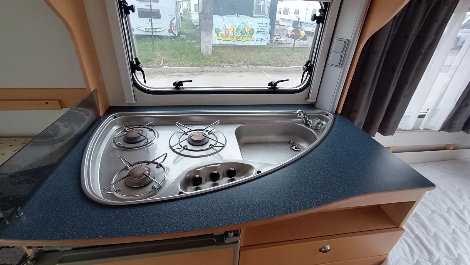 Каравана Adria Delta Aero 3200 - изображение 9
