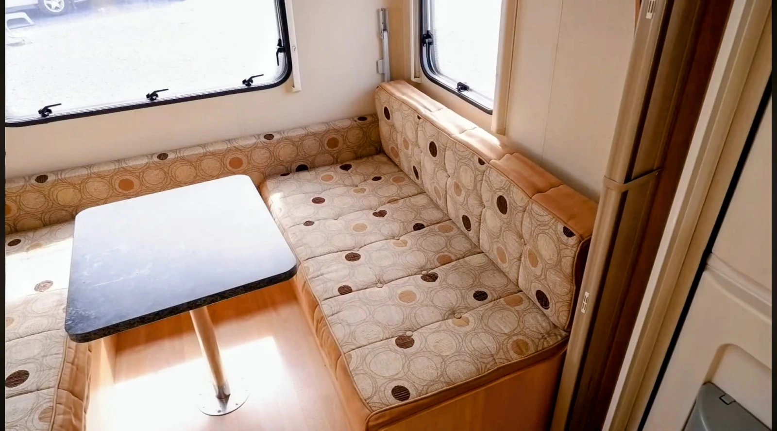 Каравана Swift Sterling Eccles Sapphire 2010, снимка 11 - Каравани и кемпери - 54056003