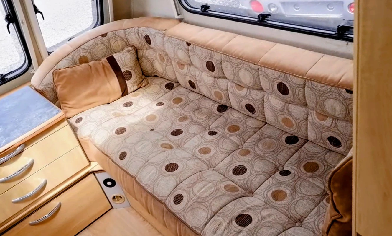 Каравана Swift Sterling Eccles Sapphire 2010, снимка 7 - Каравани и кемпери - 54056003