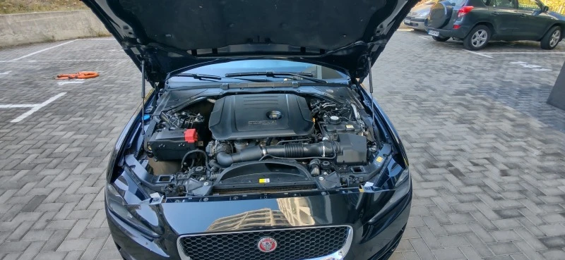 Jaguar XE 2.0 D, снимка 14 - Автомобили и джипове - 48133408