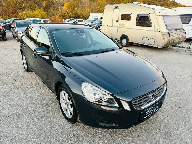 Volvo V60 1.6D КАТО НОВА, снимка 1 - Автомобили и джипове - 47882626