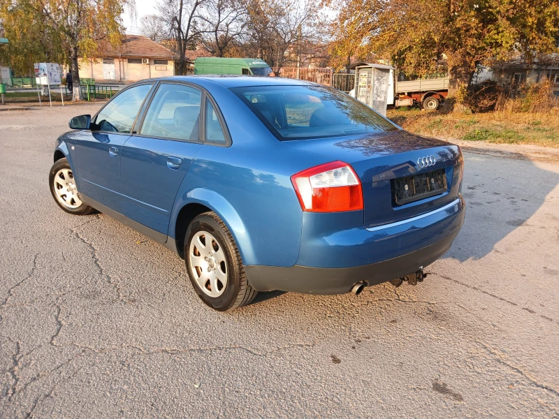 Audi A4 2.0i, снимка 7 - Автомобили и джипове - 47955523