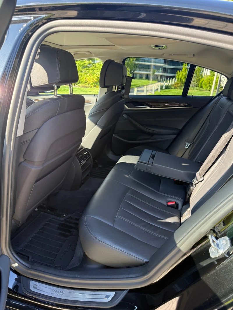 BMW 520 XDrive Sport Line , снимка 7 - Автомобили и джипове - 52349813