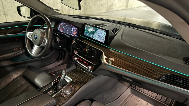 BMW 520 XDrive Sport Line , снимка 2 - Автомобили и джипове - 52349813