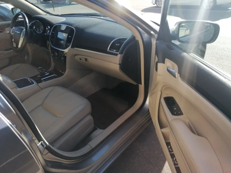 Chrysler 300c 3.6, снимка 10 - Автомобили и джипове - 52417137