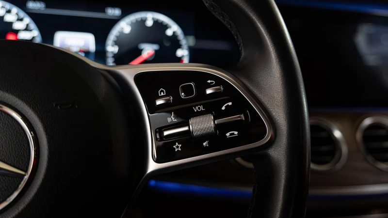 Mercedes-Benz E 400 W213, снимка 7 - Автомобили и джипове - 52694793