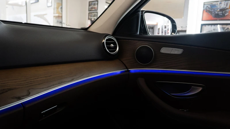 Mercedes-Benz E 400 W213, снимка 11 - Автомобили и джипове - 52694793