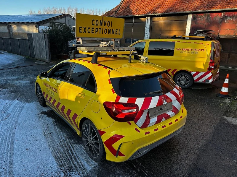 Mercedes-Benz A 180 AMG PACK - пилотна кола, снимка 4 - Автомобили и джипове - 53050987