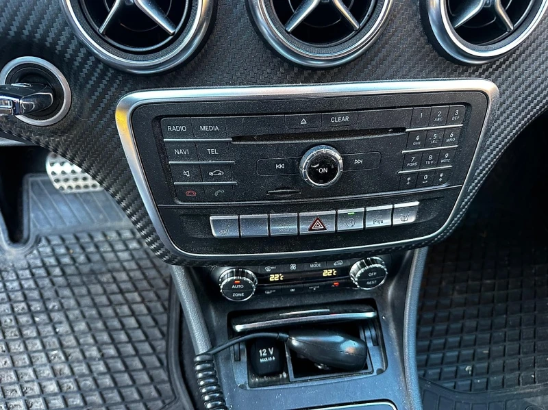 Mercedes-Benz A 180 AMG PACK - пилотна кола, снимка 14 - Автомобили и джипове - 53050987