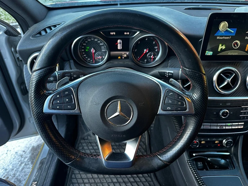 Mercedes-Benz A 180 AMG PACK - пилотна кола, снимка 11 - Автомобили и джипове - 53050987