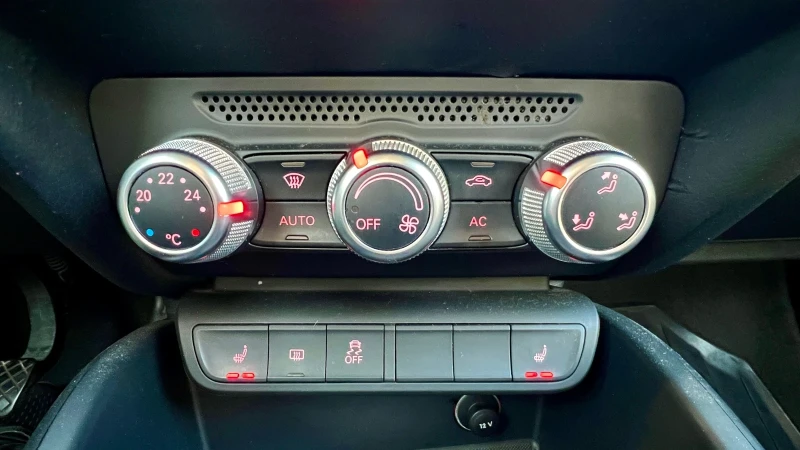 Audi A1 1.2 tfsi, снимка 11 - Автомобили и джипове - 53145265