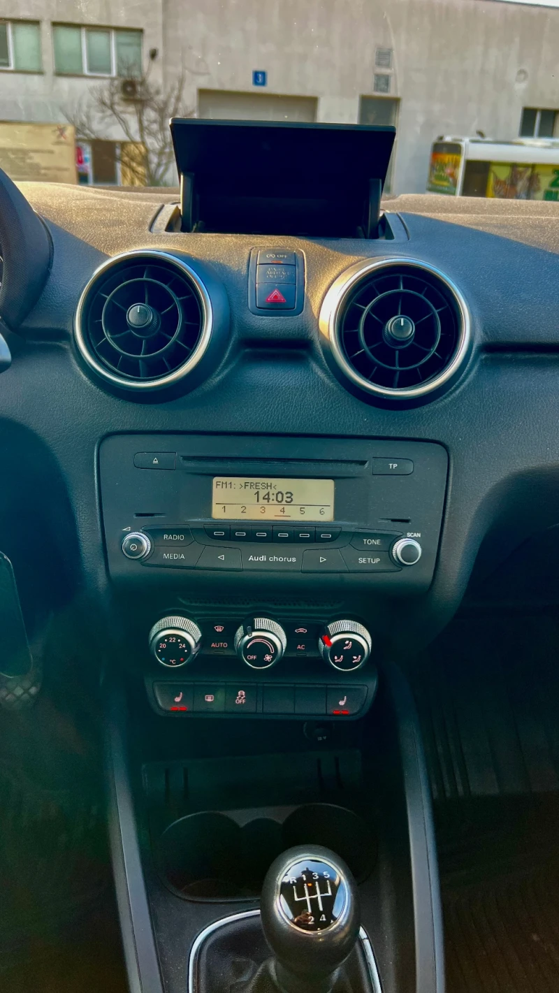 Audi A1 1.2 tfsi, снимка 10 - Автомобили и джипове - 53145265