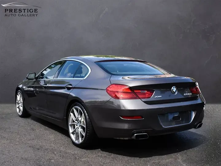 BMW 650 XDrive* ПОДГРЕВ* DISTRONIC* СЛЕДЕНЕ НА ЛЕНТИ, снимка 4 - Автомобили и джипове - 55056697