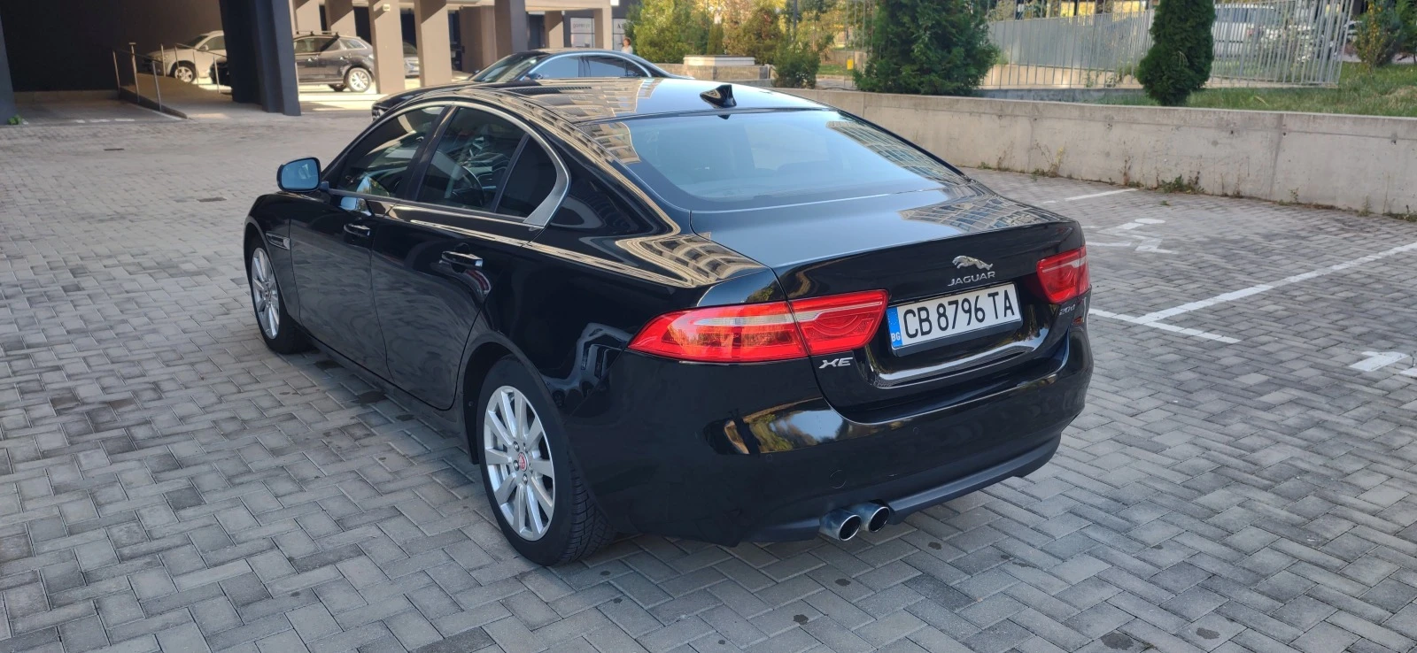 Jaguar XE 2.0 D - изображение 3