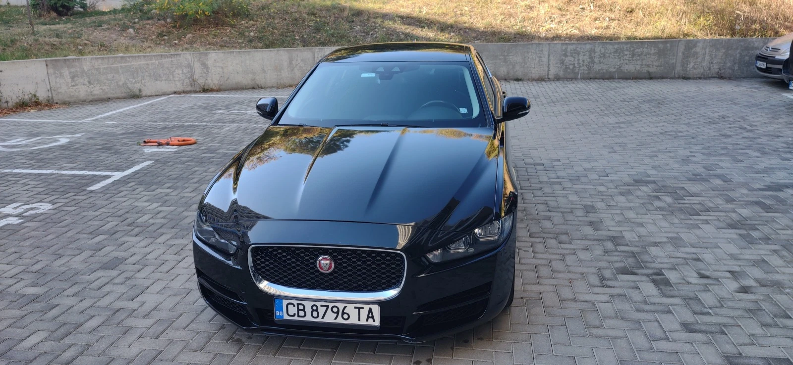 Jaguar XE 2.0 D - изображение 8