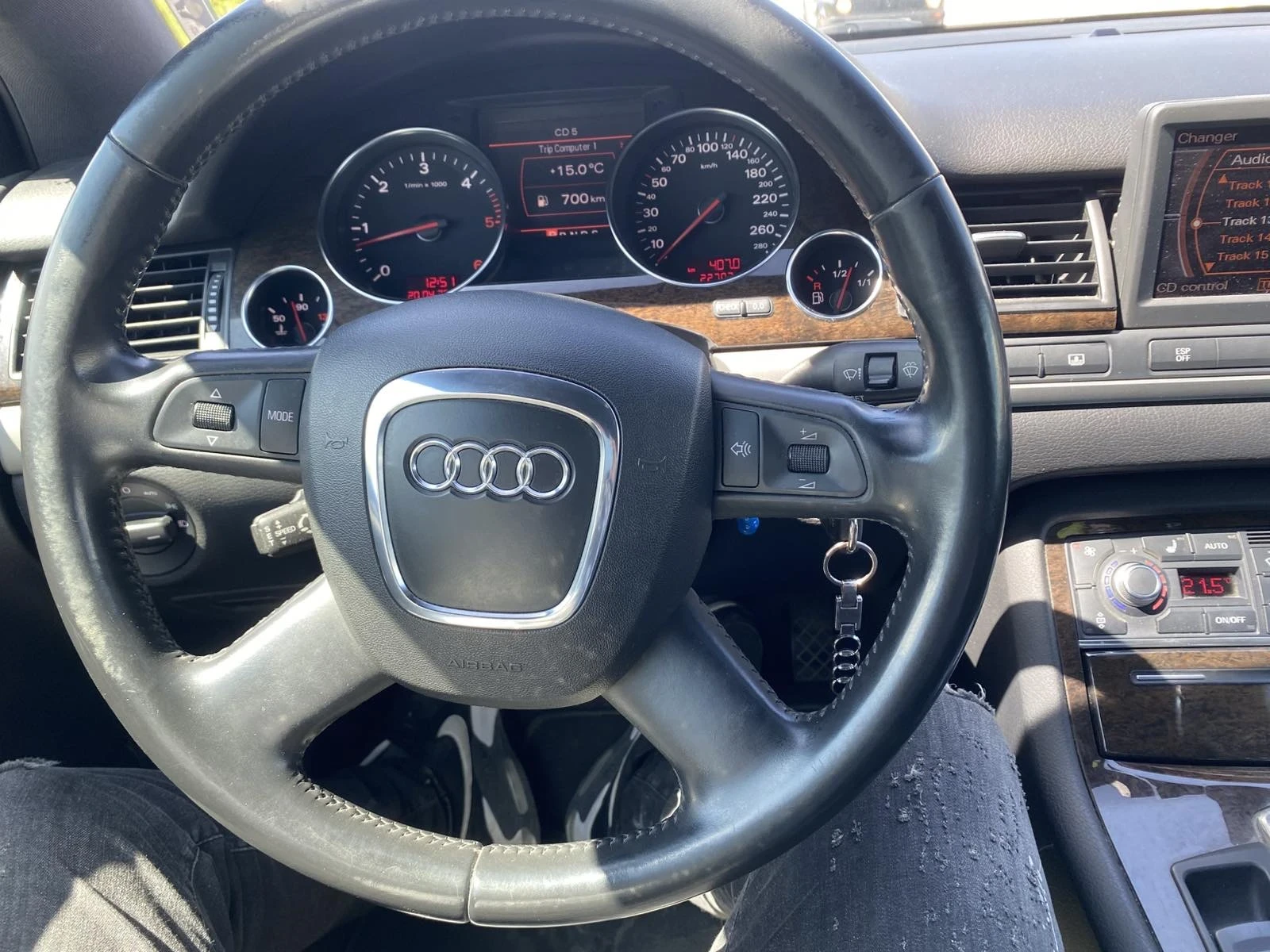 Audi A8 4.2 TDI - изображение 6