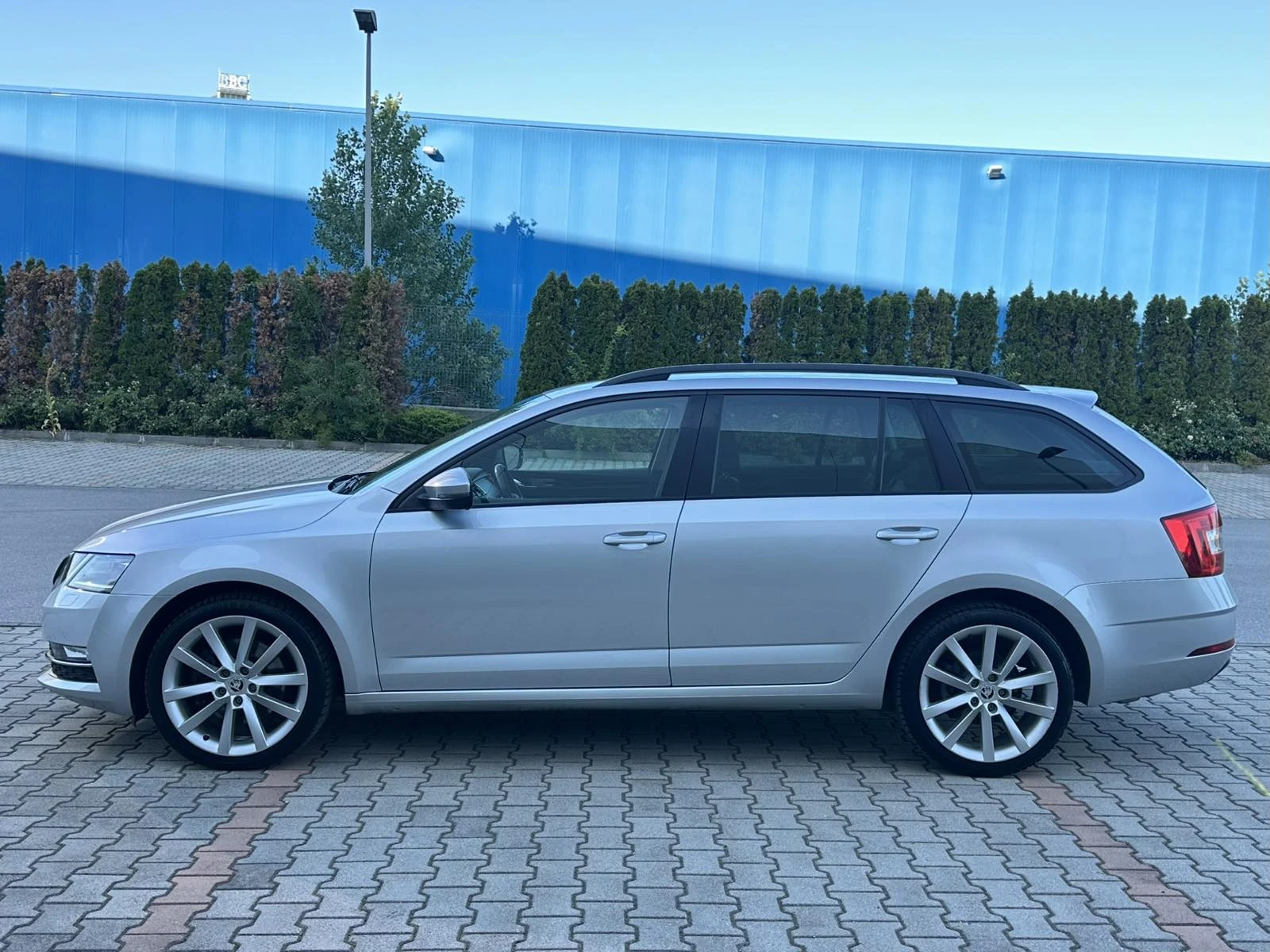 Skoda Octavia TDI/4x4/ DSG/TOP FULL FULL Швейцария - изображение 7