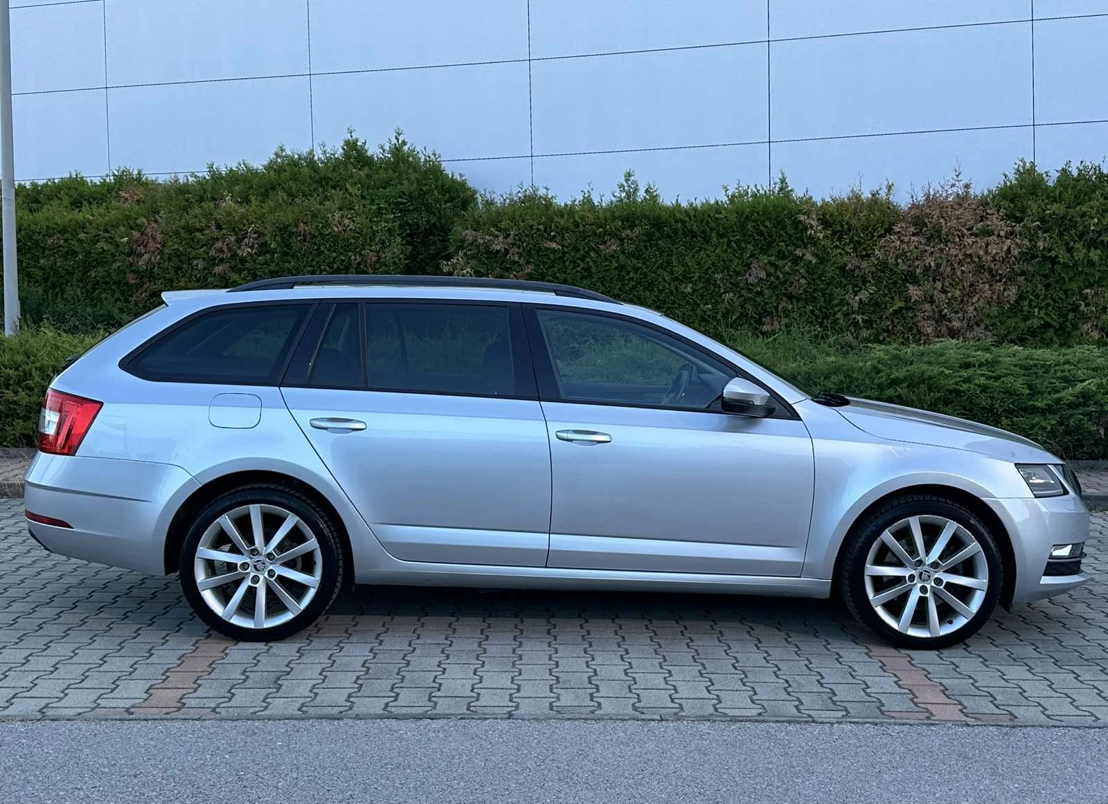 Skoda Octavia TDI/4x4/ DSG/TOP FULL FULL Швейцария - изображение 8