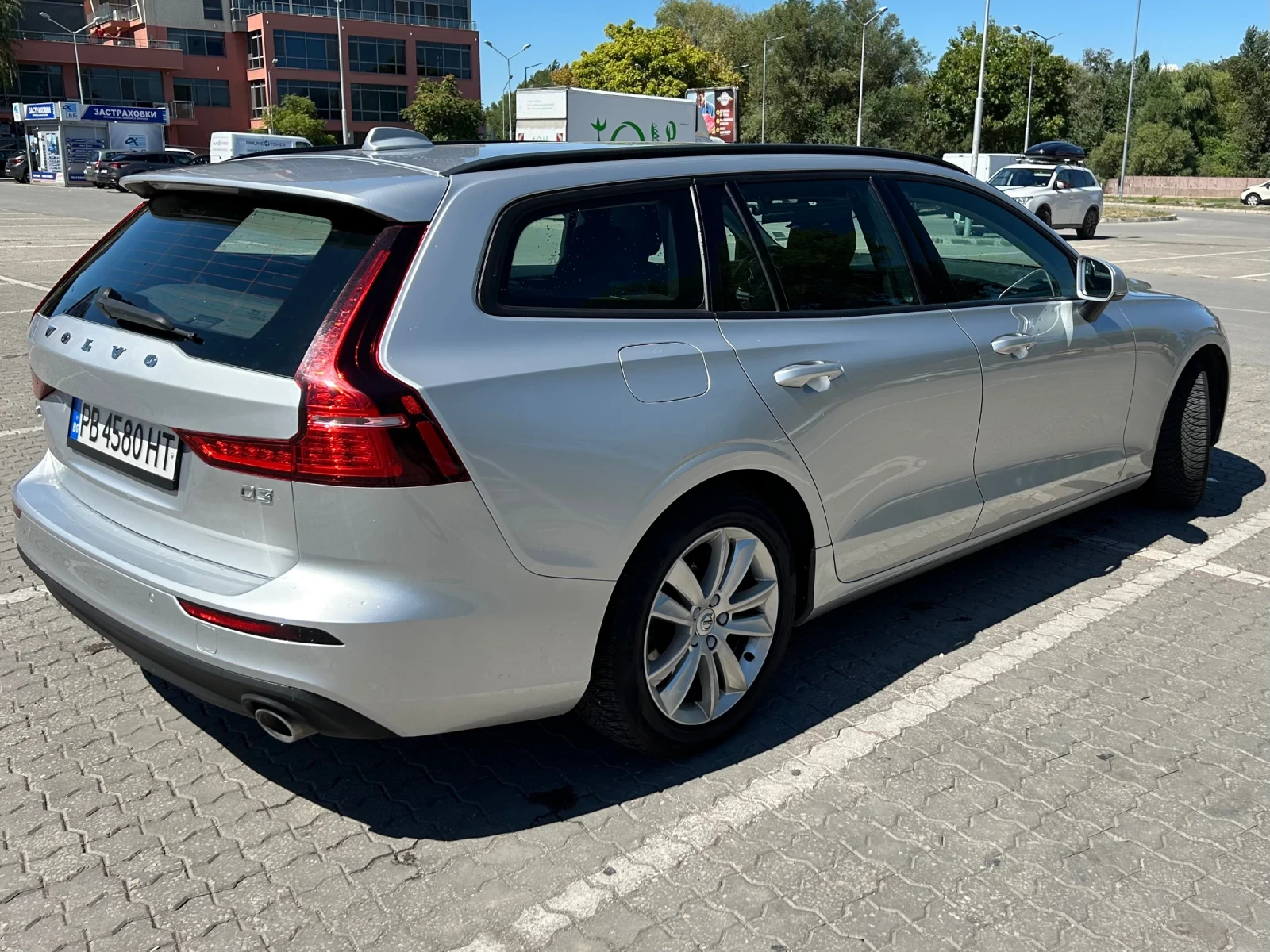 Volvo V60 2.0 D3 - изображение 3