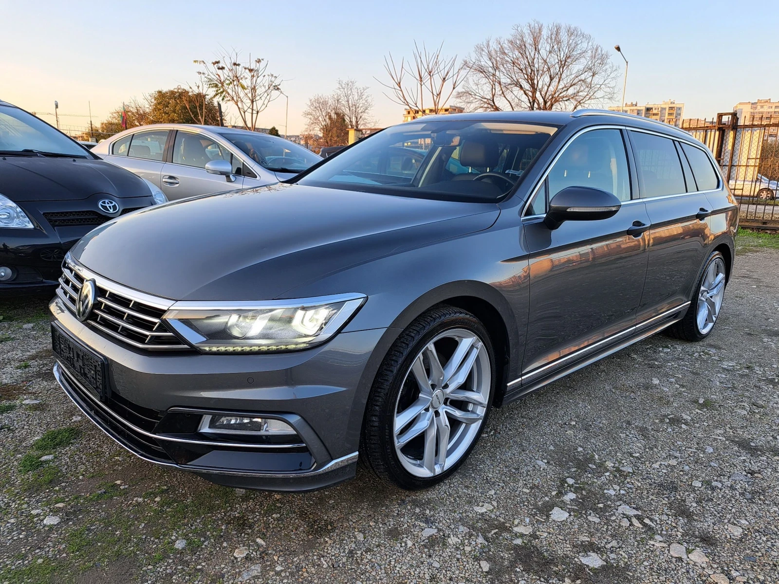 VW Passat 2.0 TDi Rline | Mobile.bg   4