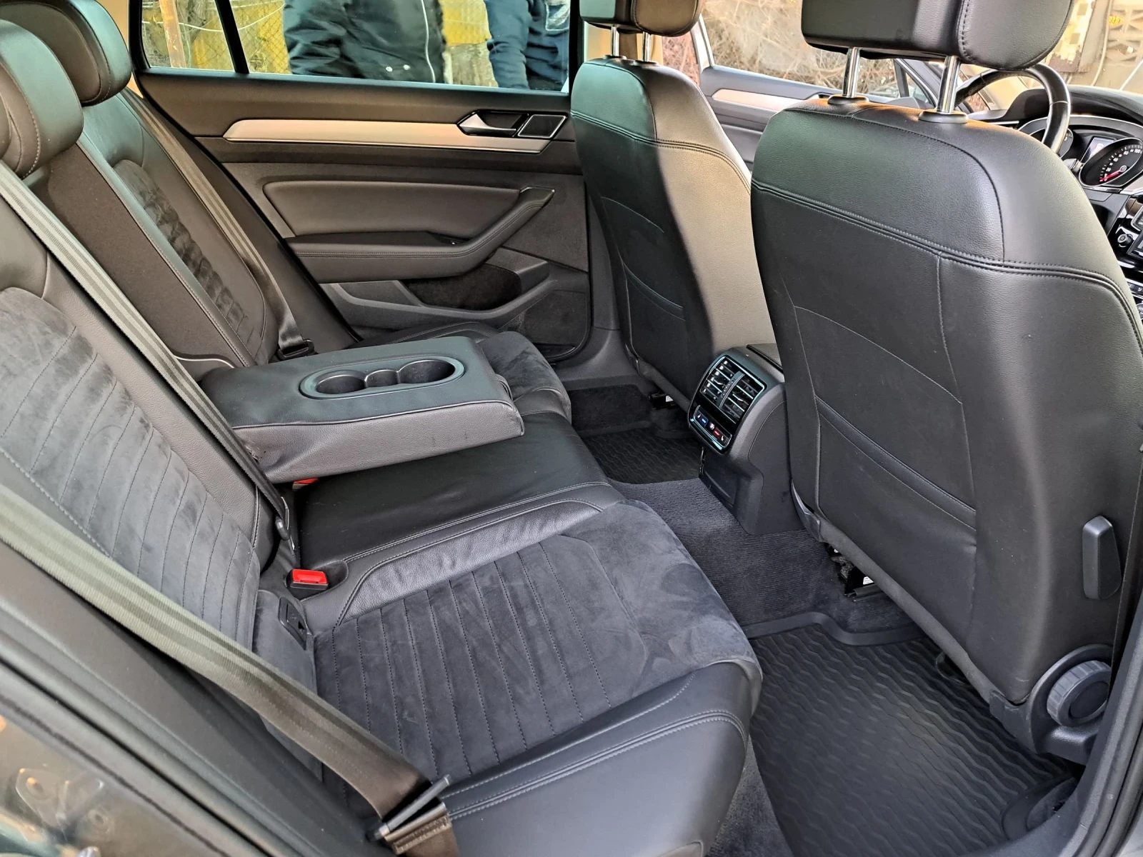 VW Passat 2.0 TDi Rline | Mobile.bg   13