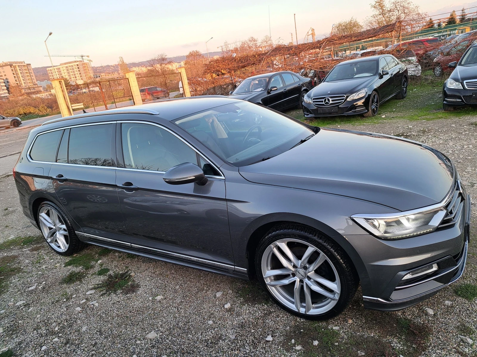 VW Passat 2.0 TDi Rline | Mobile.bg   1