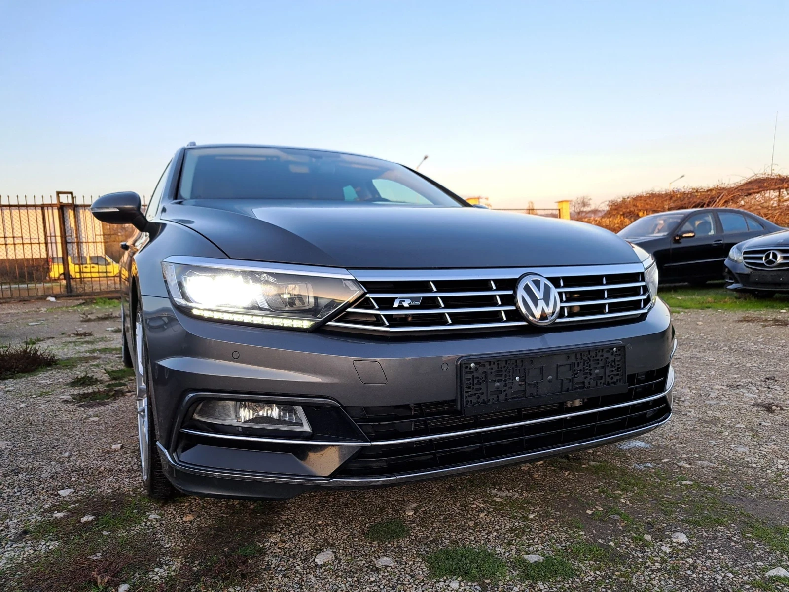 VW Passat 2.0 TDi Rline | Mobile.bg   3