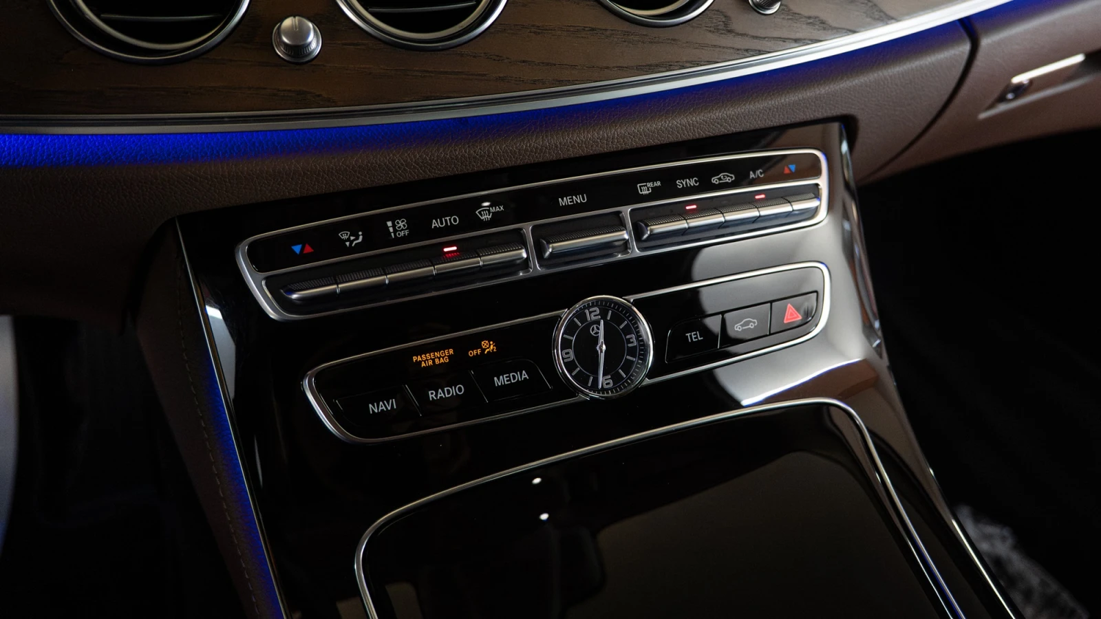 Mercedes-Benz E 400 W213 - изображение 6