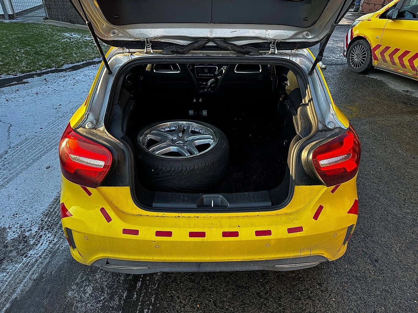 Mercedes-Benz A 180 AMG PACK - пилотна кола - изображение 3