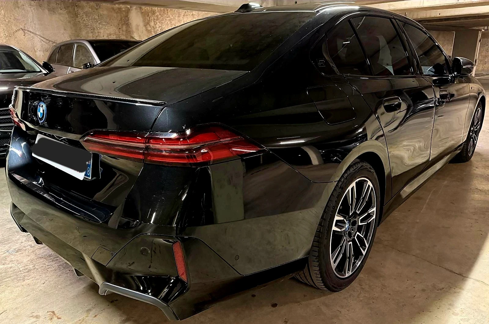 BMW i5 !ОЧАКВАН ВНОС!340CH M-SPORT EDRIVE40 - изображение 3