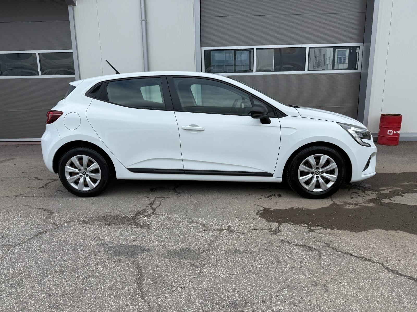 Renault Clio Фабрична Гаранция Върнат от лизинг. Фабрична газ, снимка 6 - Автомобили и джипове - 53964271
