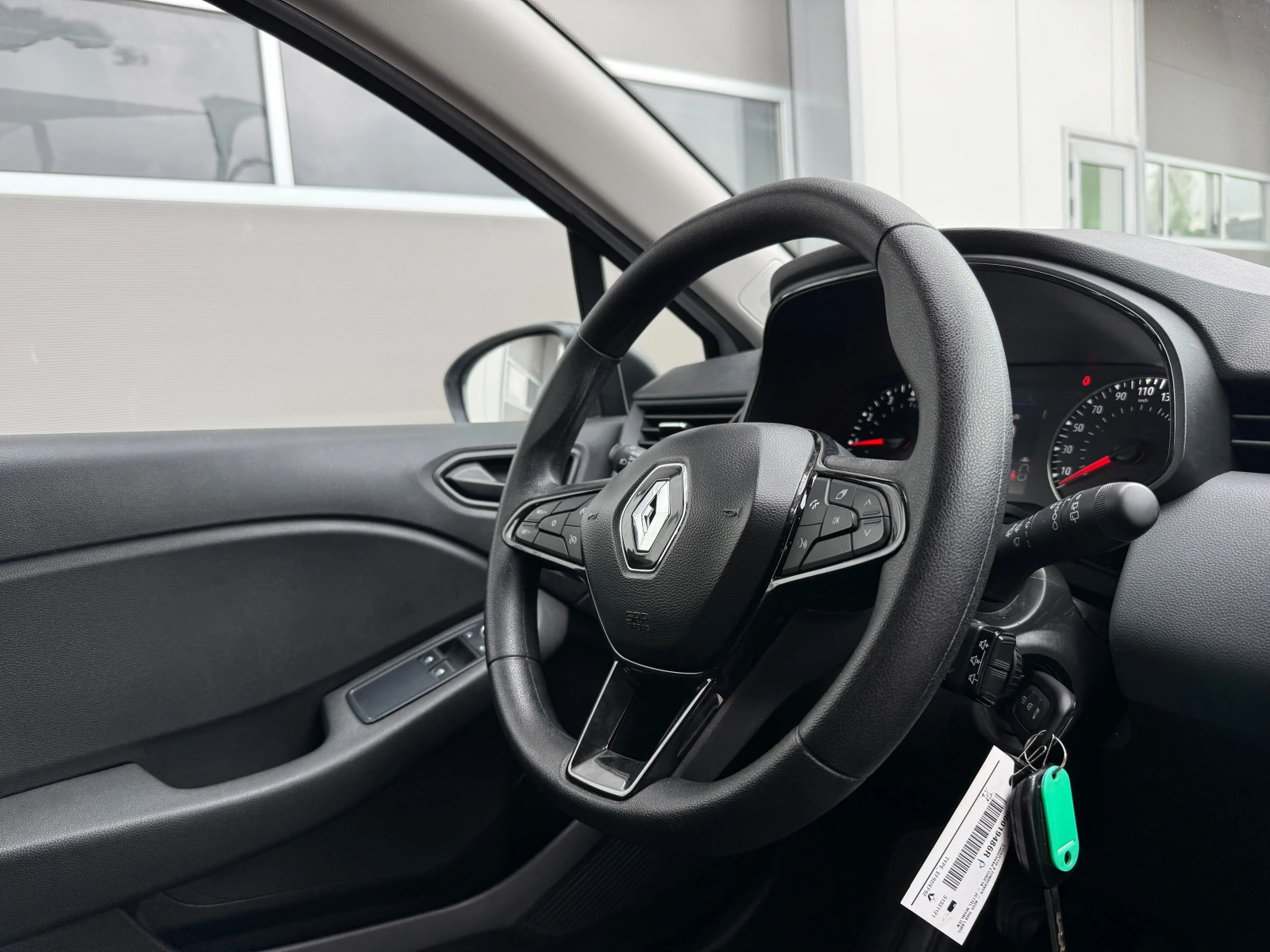 Renault Clio Фабрична Гаранция Върнат от лизинг. Фабрична газ, снимка 12 - Автомобили и джипове - 53964271