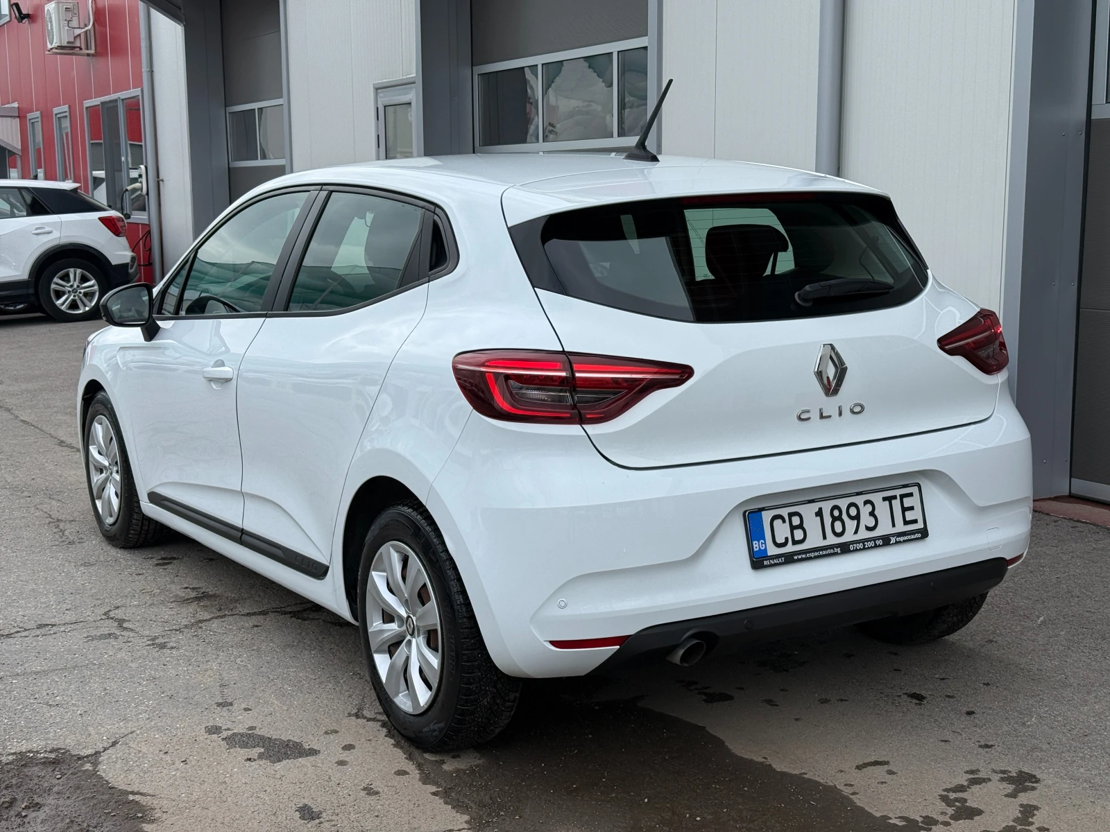 Renault Clio Фабрична Гаранция Върнат от лизинг. Фабрична газ, снимка 3 - Автомобили и джипове - 53964271
