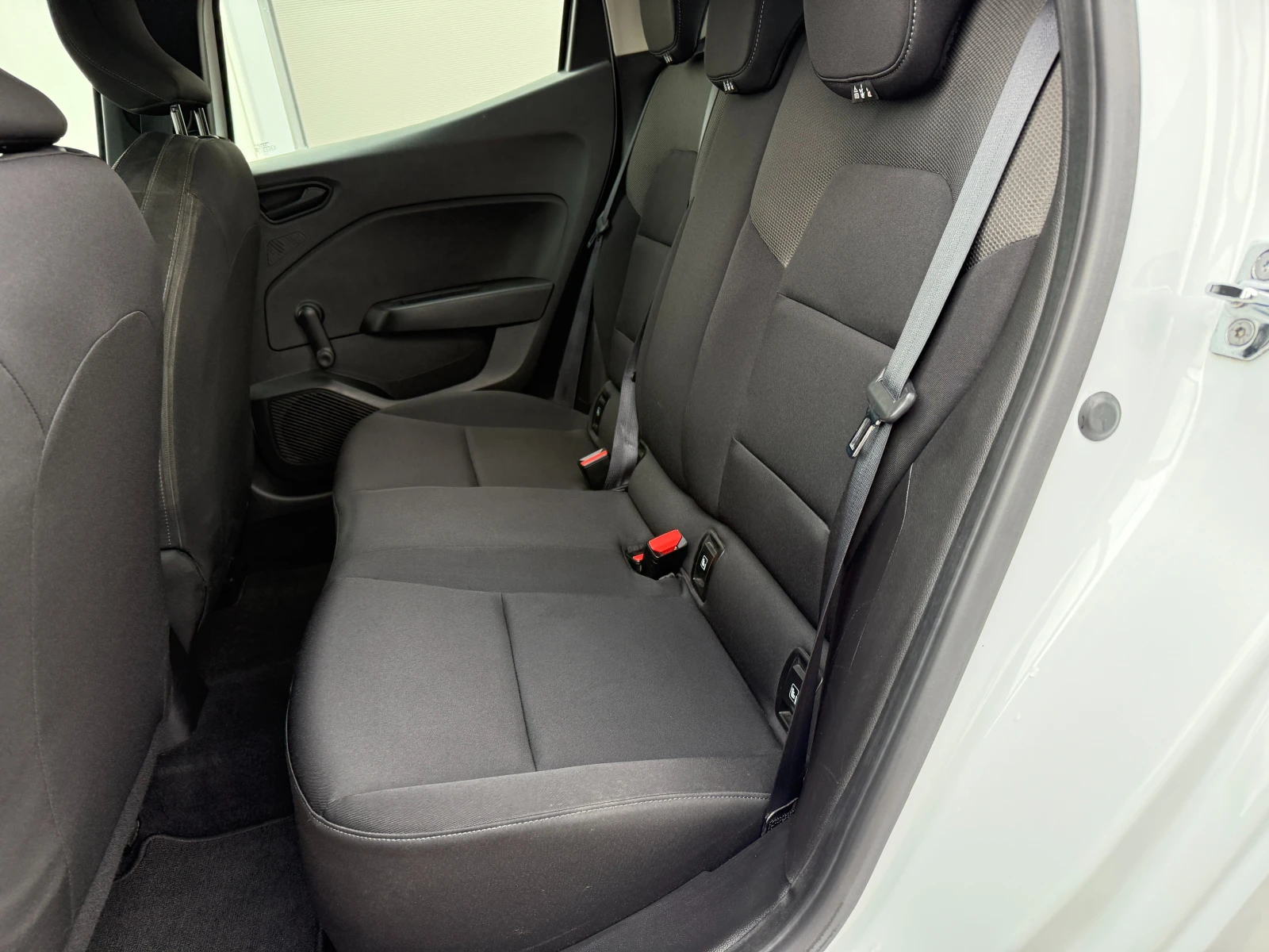 Renault Clio Фабрична Гаранция Върнат от лизинг. Фабрична газ, снимка 14 - Автомобили и джипове - 53964271