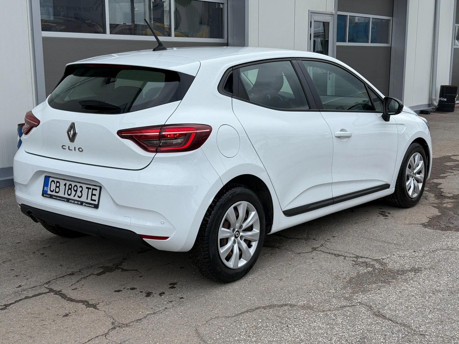 Renault Clio Фабрична Гаранция Върнат от лизинг. Фабрична газ, снимка 5 - Автомобили и джипове - 53964271