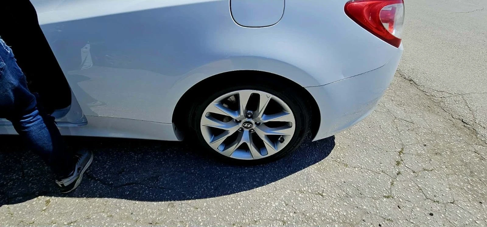 Hyundai Genesis, снимка 4 - Автомобили и джипове - 54342940