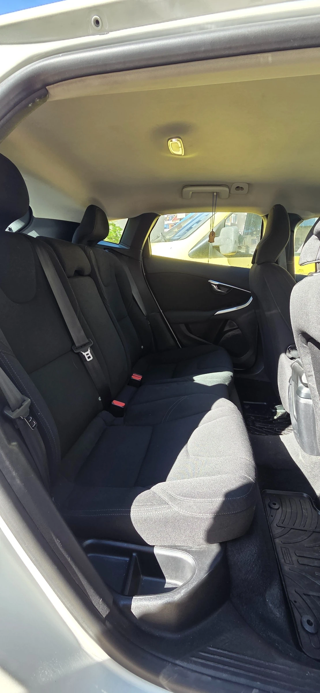 Volvo V40, снимка 6 - Автомобили и джипове - 54556099