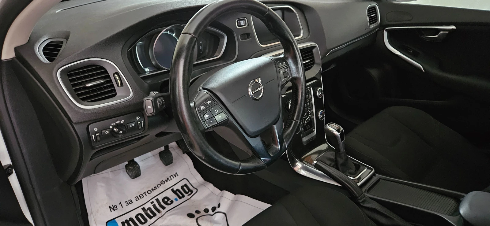 Volvo V40, снимка 4 - Автомобили и джипове - 54556099