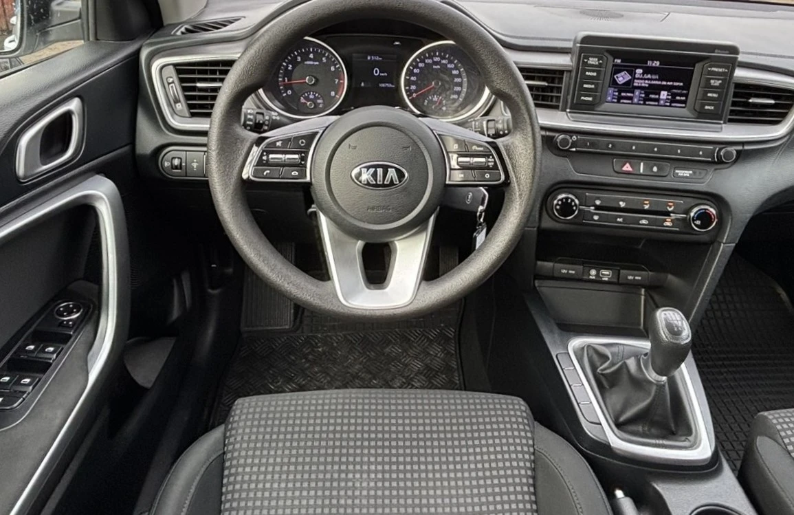 Kia Ceed 1.4 100 hp, снимка 9 - Автомобили и джипове - 54847469