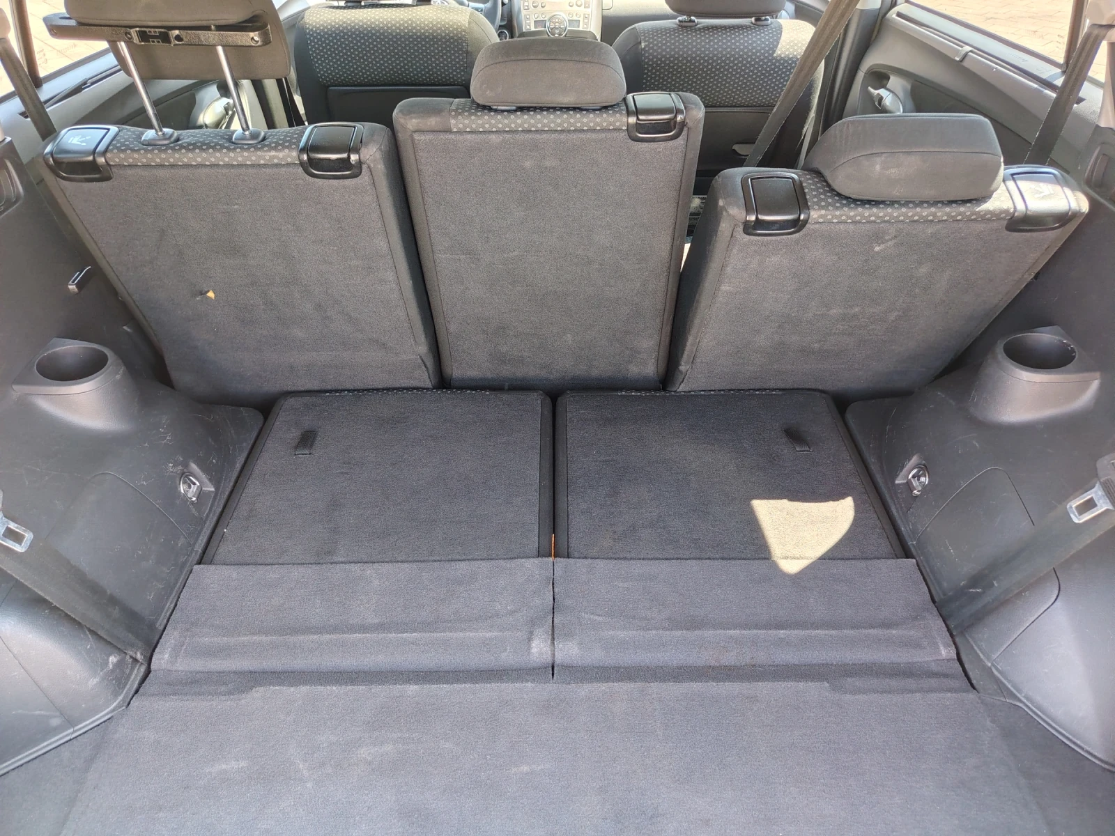 Toyota Corolla verso 2.0D4D, снимка 8 - Автомобили и джипове - 55569498