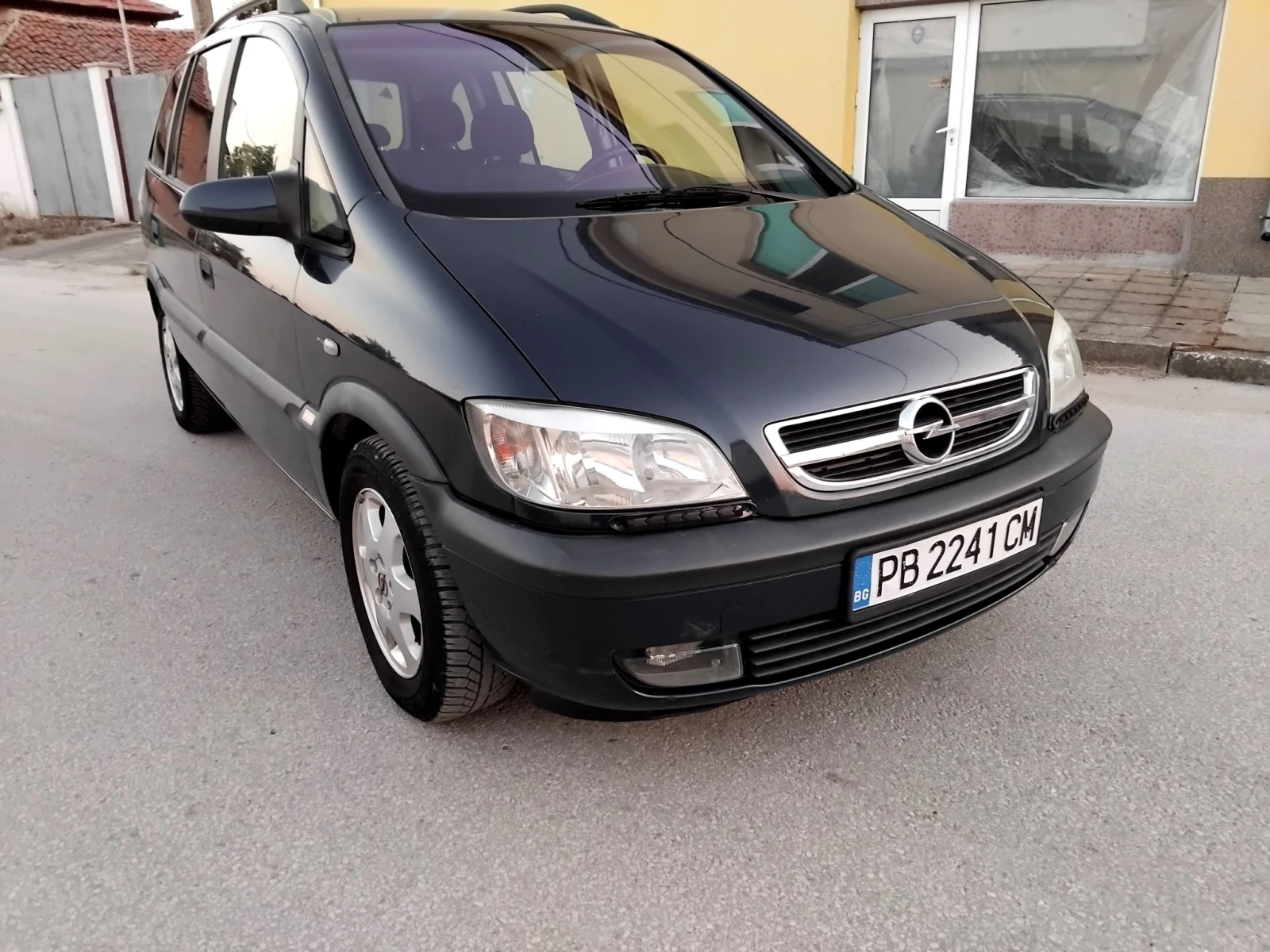 Opel Zafira 2.2.150к+ КЛИМА ГАЗ. 2003г , снимка 8 - Автомобили и джипове - 55646669