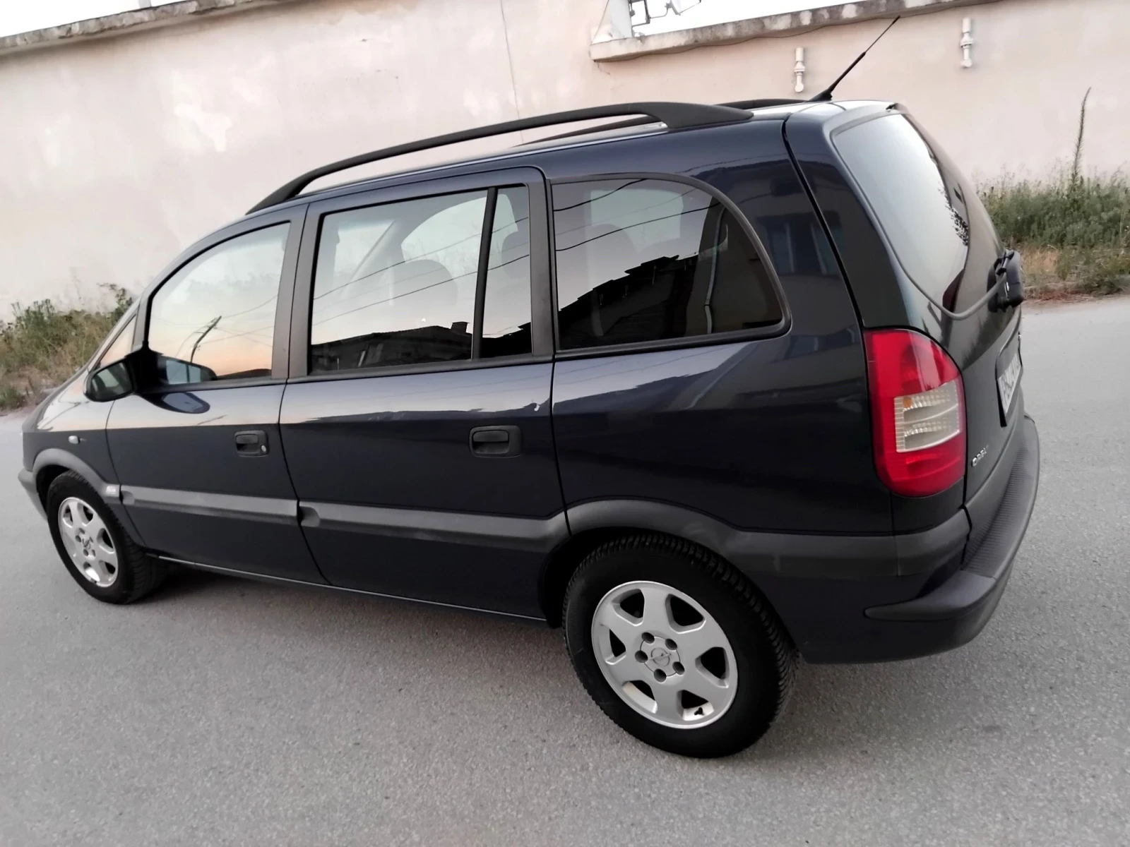 Opel Zafira 2.2.150к+ КЛИМА ГАЗ. 2003г , снимка 6 - Автомобили и джипове - 55646669