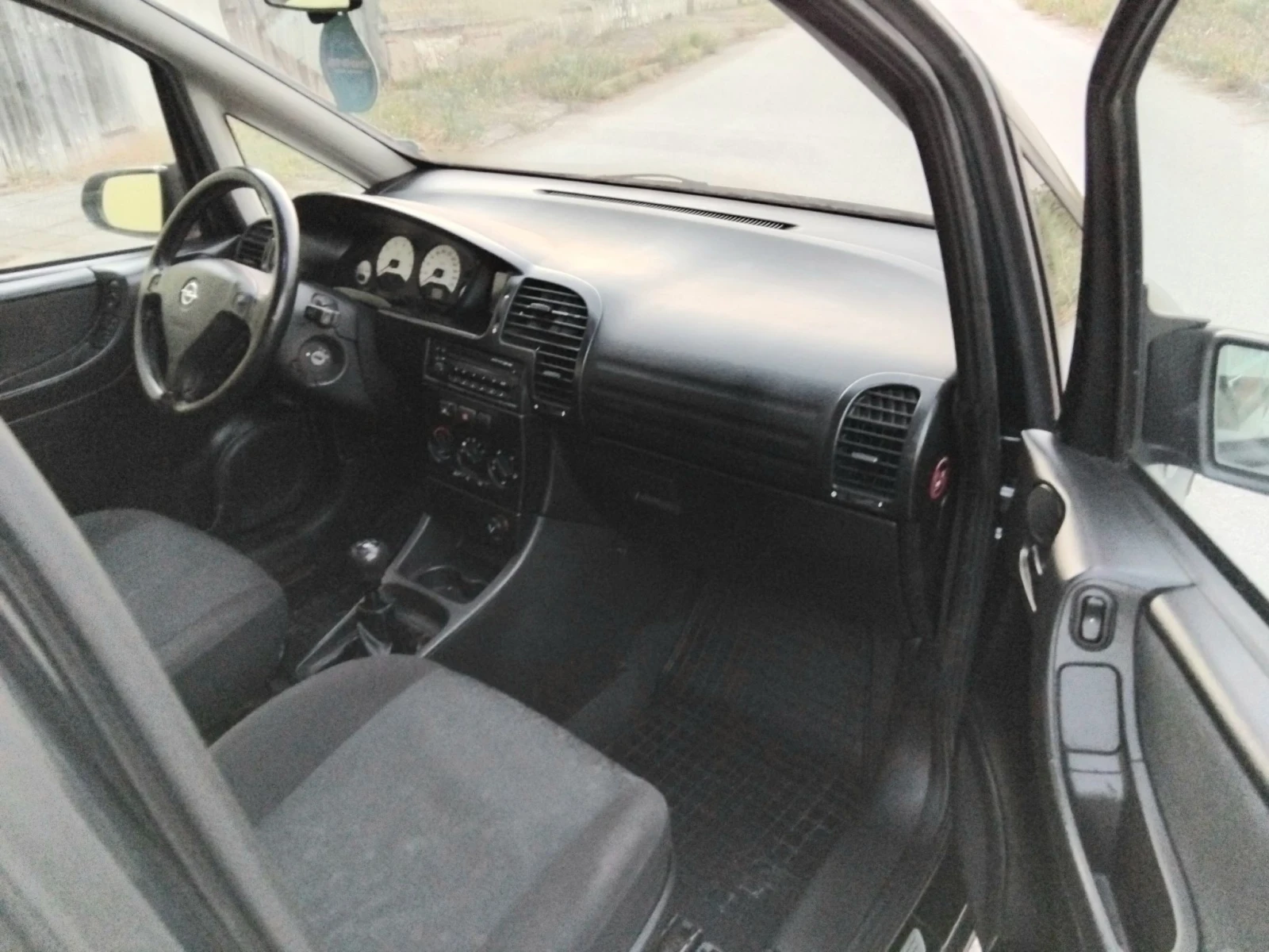Opel Zafira 2.2.150к+ КЛИМА ГАЗ. 2003г , снимка 15 - Автомобили и джипове - 55646669