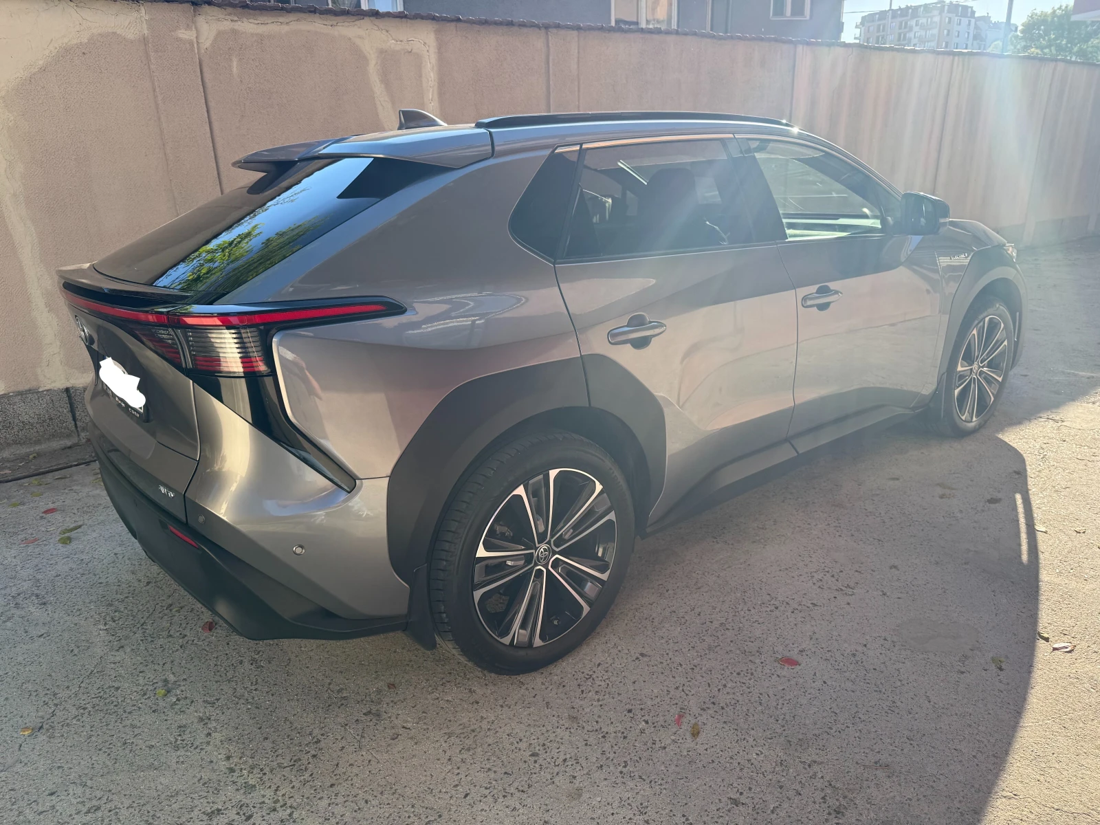 Toyota bZ4X AWD, снимка 2 - Автомобили и джипове - 56565679