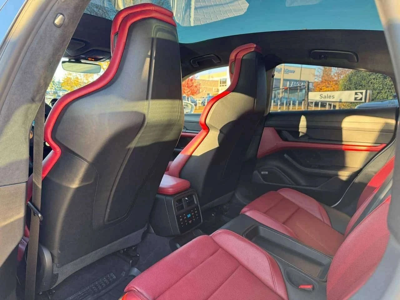 Porsche Taycan, снимка 12 - Автомобили и джипове - 56688363