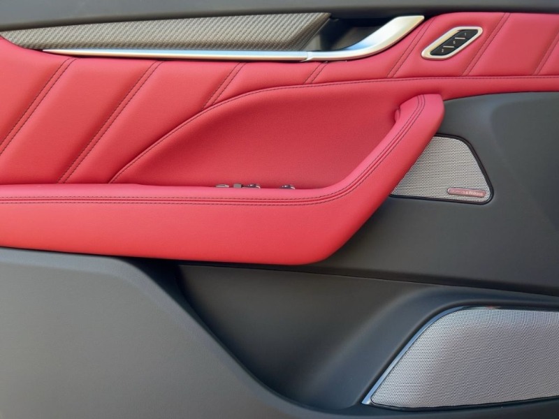 Maserati Levante Trofeo = 3D Carbon= Panorama Гаранция, снимка 6 - Автомобили и джипове - 45860300