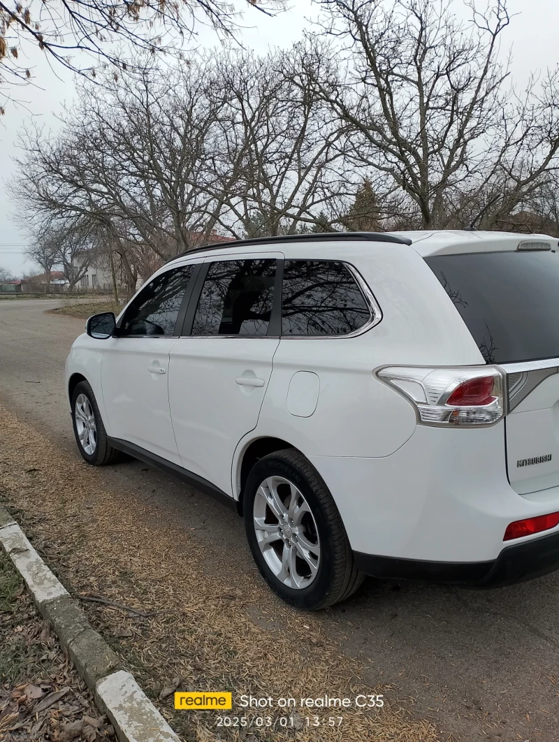 Mitsubishi Outlander 2.2DID, снимка 6 - Автомобили и джипове - 49324660