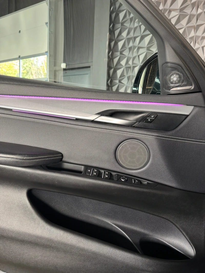 BMW X6 M50d xDrive* HARMAN/KARDON* ШИБЕДАХ* M PACKET* LED, снимка 11 - Автомобили и джипове - 52457462