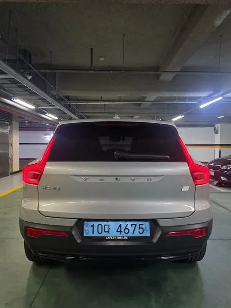 Volvo XC40 САМО 30% АВАНС, снимка 4 - Автомобили и джипове - 56533686